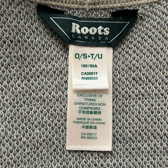 Roots Canada Grey Knit Frill Bottom Drape Poncho with Maple Leaf Detail - Picture 8 of 13